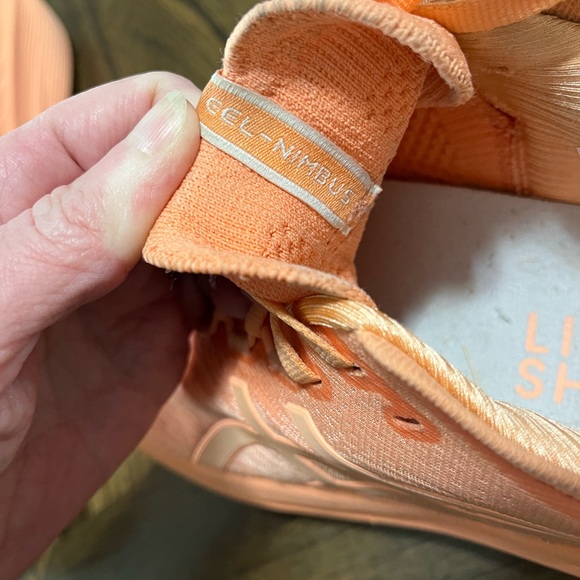 ASICS Nimbus - Picture 4 of 9